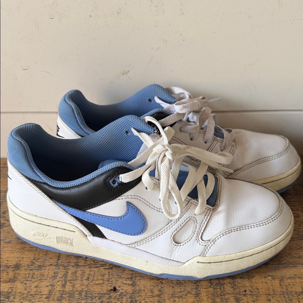 Nike force shoes